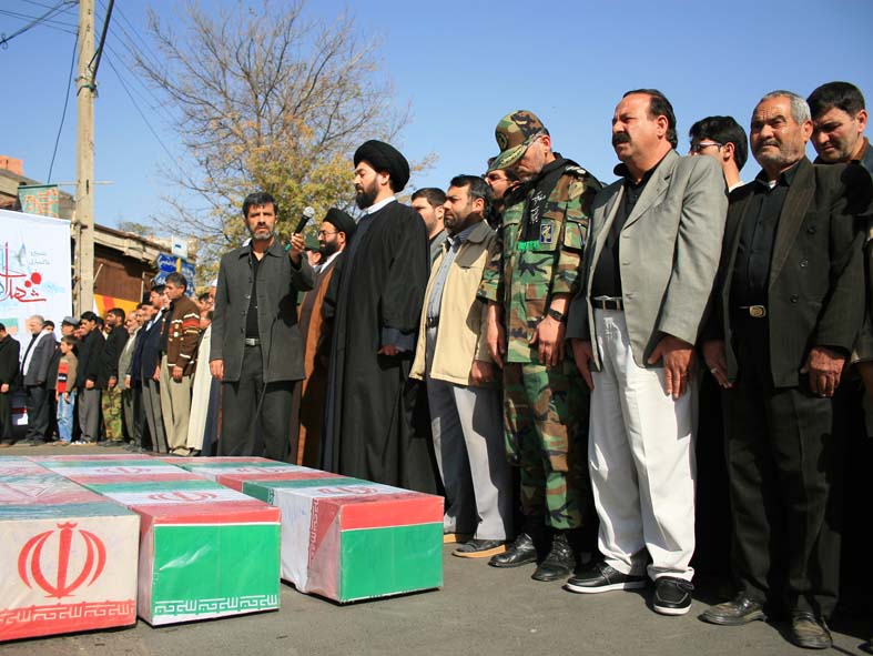 پیکر سه شهید گمنام دوران دفاع مقدس در اردبیل تشییع شد