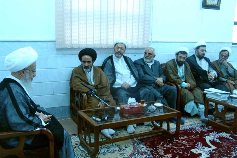 ديدار مسؤولان برگزاري کنگره شهيدين با آيت الله مکارم شيرازي