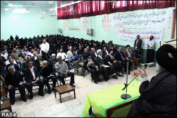 شهدا و علما دو پشتوانه قدرتمند نظام اسلامی هستند