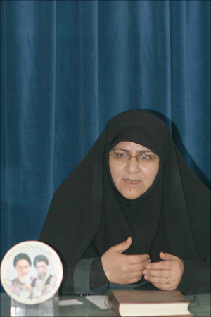 مينو اصلاني مسؤول بسيج جامعه زنان كشور