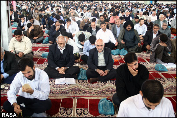 دعای پرفیض عرفه در مصلی امام خمینی ساری برگزار شد