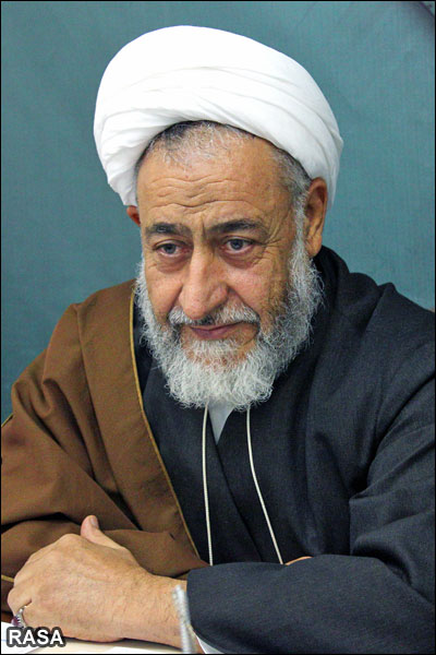حجت الاسلام محمد خليل دانش مدير مسؤول مؤسسه فرهنگي هنري درالمعارف
