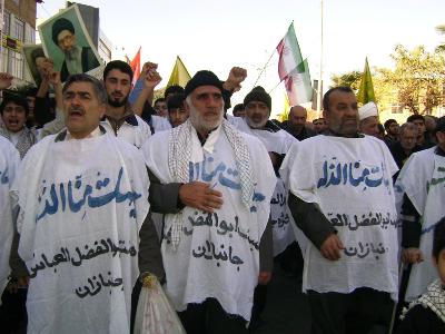 مردم فریب شعارهای رنگین استکبار را نمی‌خورند