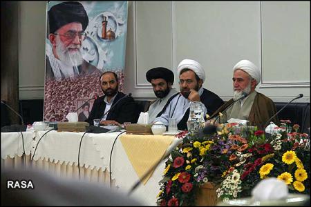 نشست اديان توحيدي به مناسبت دهه فجر در استانداري اصفهان