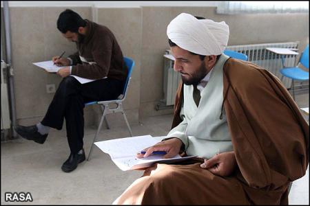 آزمون سراسری طلاب سفیران هدایت برگزار شد
