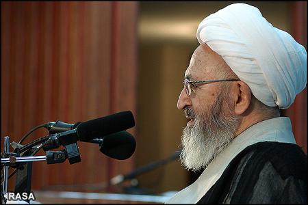 آیة الله السبحانی یدعو الى تشجیع الزواج وتیسیره فی أوساط الشباب.