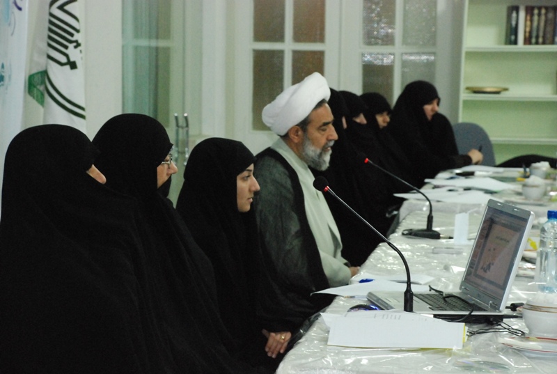 نخستين گردهمايي جمعيت بانوان