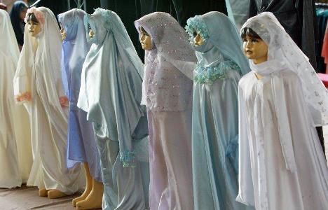طلاب و روحانیان مبانی نظری و پژوهشی حجاب را به دنیا عرضه کنند