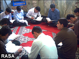 جلسه قرآن با نوجوانان 