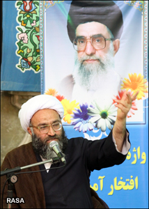 التصدی للمستکبرین واجب على جمیع المسلمین<BR>