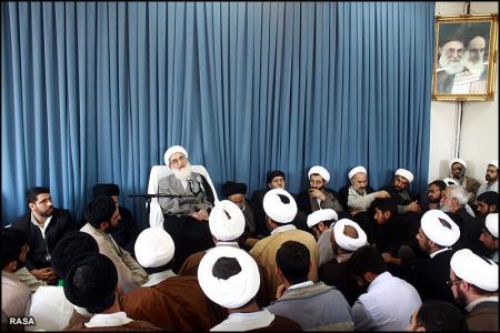 التعالیم الاسلامیة هی الرکن الرکین للنظام الاسلامی