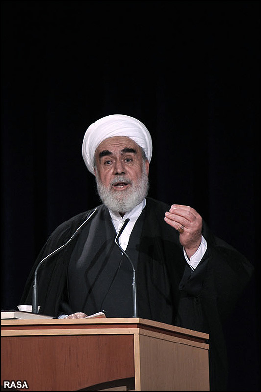 حجت الاسلام محمدي گلپايگاني مسؤول دفتر رهبر معظم انقلاب