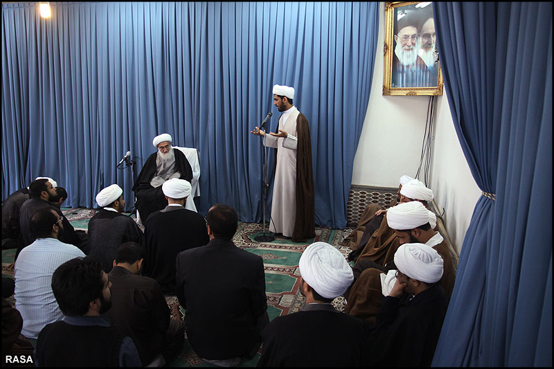 بحرين کے علماء کي ايک تعداد نے آيت الله نوري همداني سے ملاقات کي