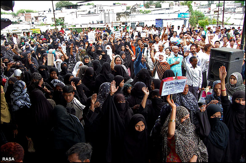 بحرين،ليبي اور يمن کي عوام پہ روا مظالم کے خلاف شھر لکھنو ميں مظاھرہ