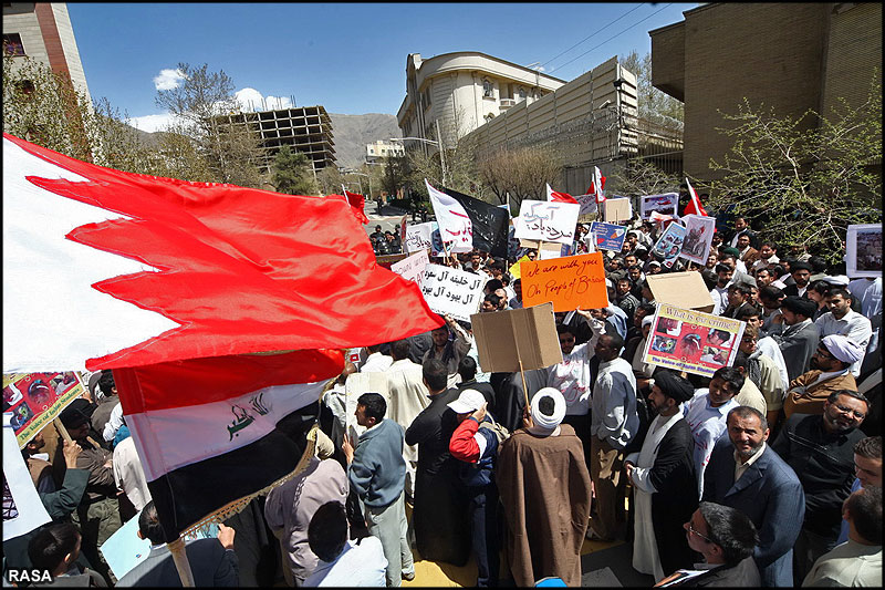 تجمع طلاب غير ايراني مقابل سفارت عربستان در تهران