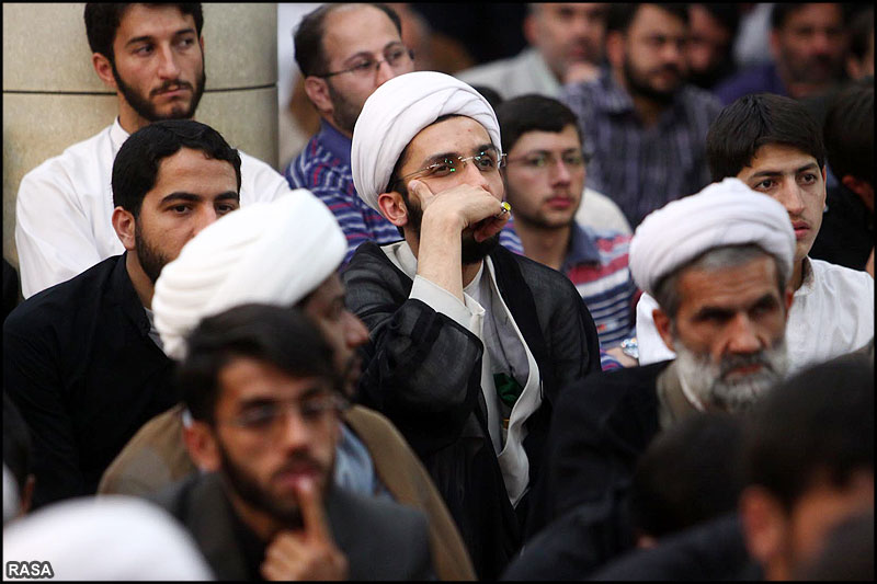 جمہوريہ اسلامي ايران قم ميں بحرين کے شہيدوں کي ياد ميں مجلس کا انعقاد