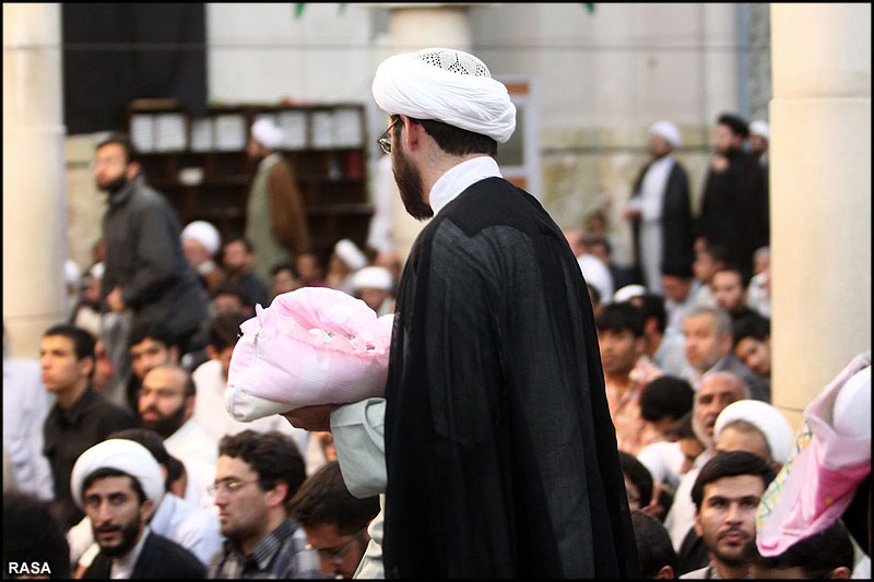 جمہوريہ اسلامي ايران قم ميں بحرين کے شہيدوں کي ياد ميں مجلس کا انعقاد