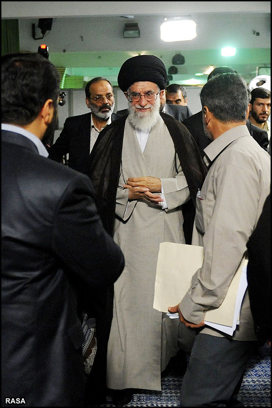ديدار جمعي از شاعران آييني با رهبر معظم انقلاب