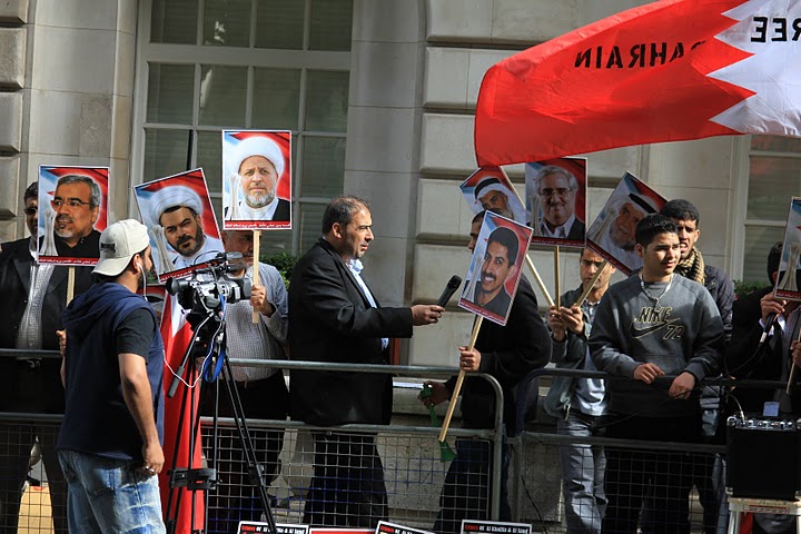 تجمع مسلمانان لندن در مقابل سفارت عربستان