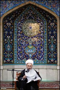 الحاکم الاسلامی مکلف بتطبیق الأحکام الدینیة فی المجتمع