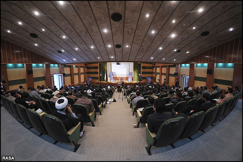 نشست تخصصي مهندسي فرهنگي در قم