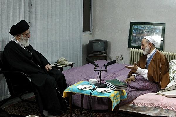 ديدار رهبر معظم انقلاب حضرت آيت الله سيد علي خامنه اي با آيت الله يزدي