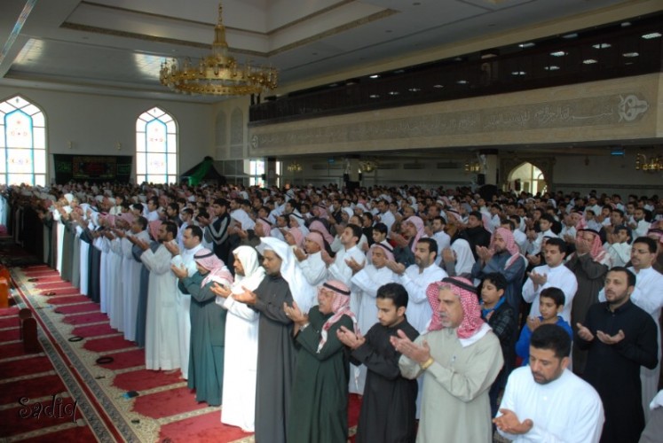 نماز جماعت مشترک شیعیان در صفوی عربستان برگزار شد