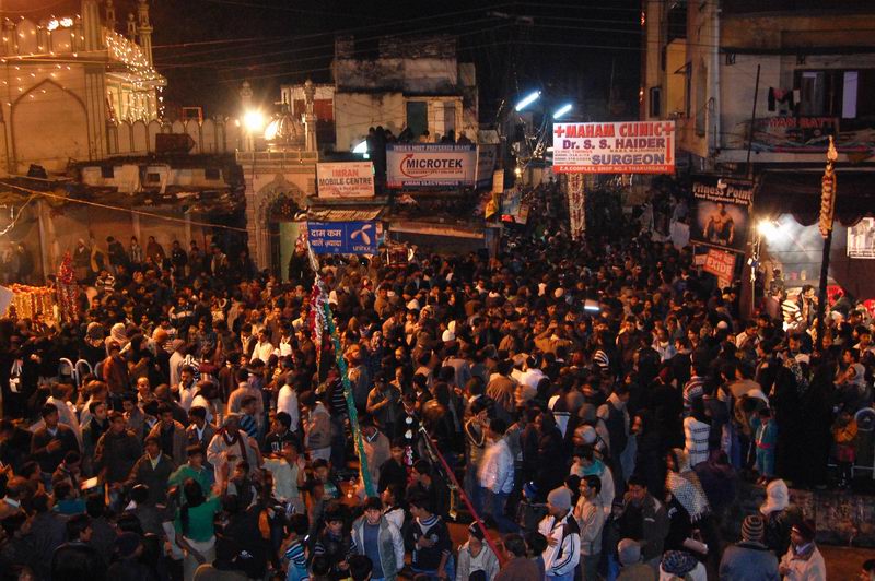 ھندوراجاوں کا امامباڑوں کي تعميراورعزادري کا فروغ حسين کے بين الاقوامي ہونے کي نشاني ہے