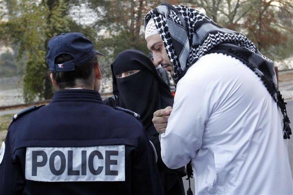 جريمه زن مسلمان فرانسه