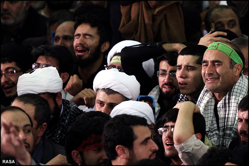 19 دي کے موقع پر رھبر معظم انقلاب کي قم کے لوگوں سے ملاقات