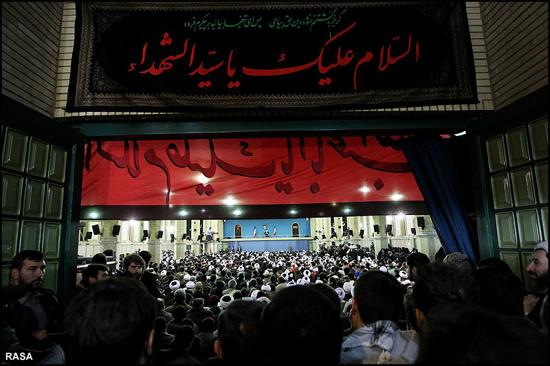 19 دي کے موقع پر رھبر معظم انقلاب کي قم کے لوگوں سے ملاقات
