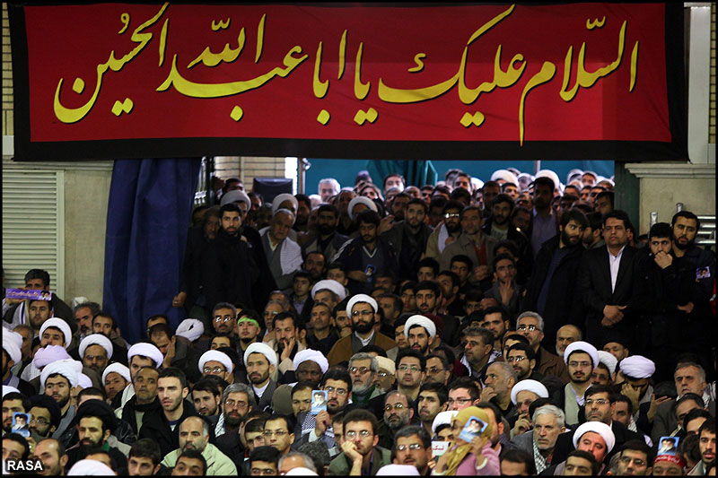 19 دي کے موقع پر رھبر معظم انقلاب کي قم کے لوگوں سے ملاقات