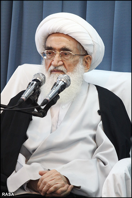 اسلامي جمہوريہ ايران کے دشمن اس ملک پر پابندي لگا کر کچھ نہي کر سکتے