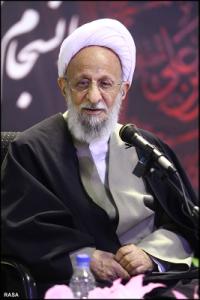 آیة الله مصباح یزدی یحذر من تأثر بعض الدوائر بالتوجه العلمانی