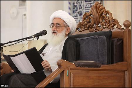 آیة الله نوری همدانی یشجب تدنیس القوات الأمریکیة للقرآن الکریم