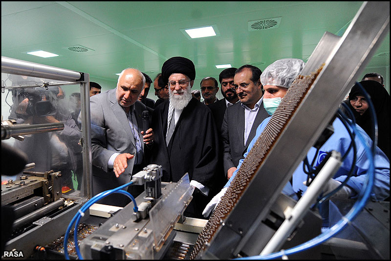 بازديد رهبر معظم انقلاب از شرکت کارخانجات داروپخش