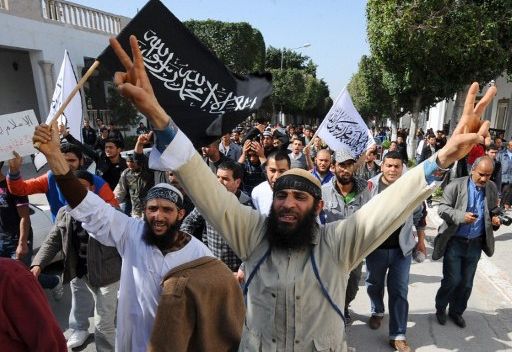 السلفیون وتکتیک تصدر الأحداث الیومیة<BR>
