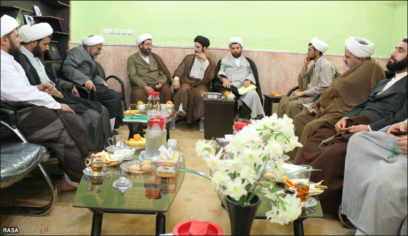 نخستین نشست مدیران مدارس علمیه با معاونان دفتر تبلیغات اسلامی خوزستان برگزار شد