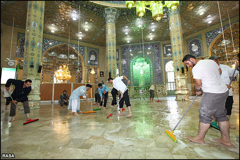 ماہ مبارک رمضان کے موقع پرمسجد مقدس جمکران کي غبار روي