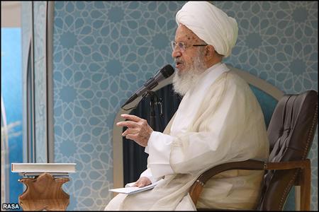 آیة الله مکارم الشیرازی یندد بالتفجیرات الإرهابیة فی العراق