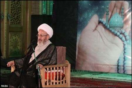 آیة الله جعفر السبحانی یدعو علماء الإسلام الى وضع حل للأزمة السوریة<BR>
