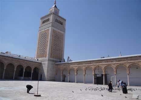 جامع الزیتونة یستأنف نشاطه بعد عقود من التعطیل