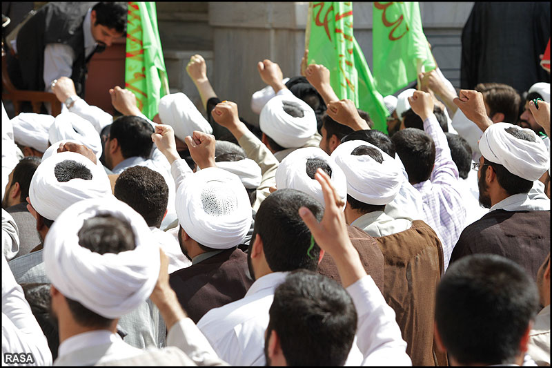 تجمع طلاب و روحانيان در اعتراض به اهانت به پيامبر اکرم (ص) - مدرسه عالي نواب مشهد