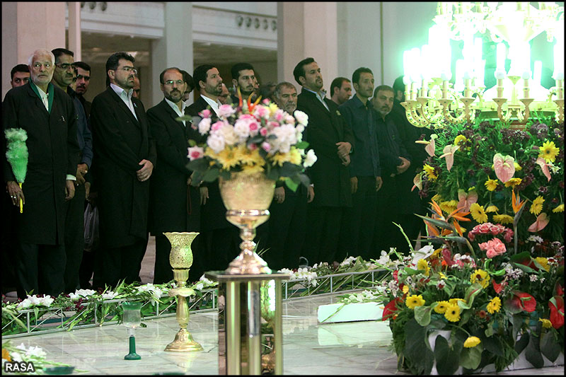 حضرت معصومہ (س)  کي روز ولادت پر مبارک باد پيش کرتے مومنين