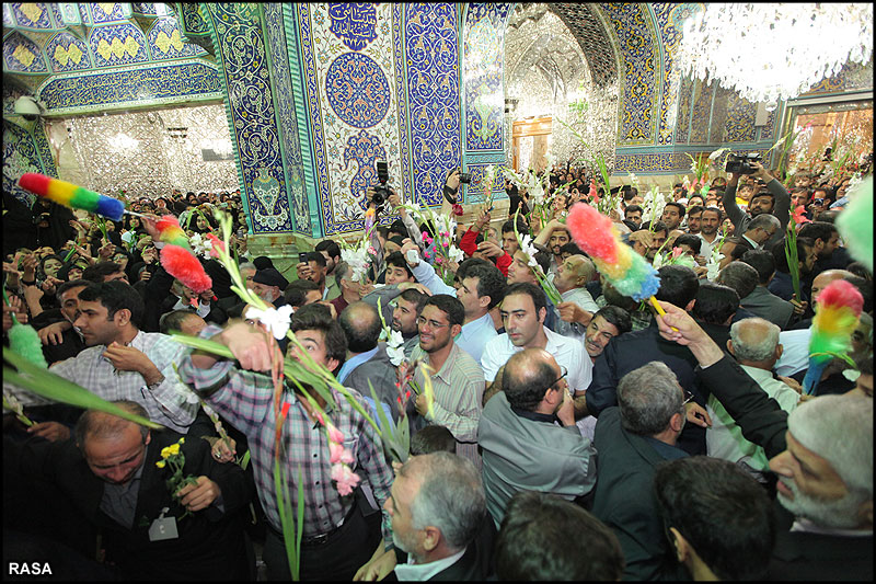 حضرت معصومہ (س)  کي روز ولادت پر مبارک باد پيش کرتے مومنين