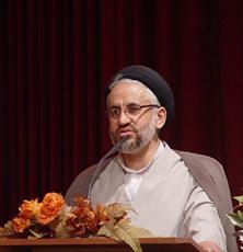 على المسئولین حل مشاکل البلد بدل الاهتمام بالقضایا الهامشیة