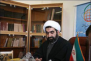 یعمل الأعداء لیل نهار على طمس کیان التشیع ومحو هویته<BR>