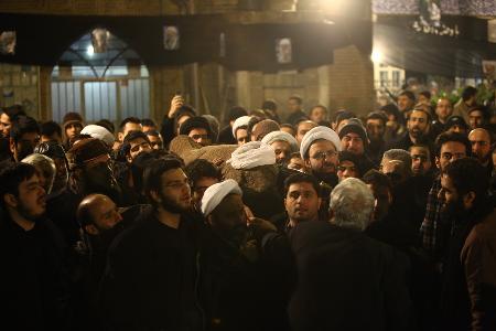 تشييع آيت الله تهراني در مسجد جامع بازار