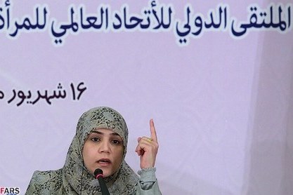 منال فنجان، فعال حقوق بشر عراقي