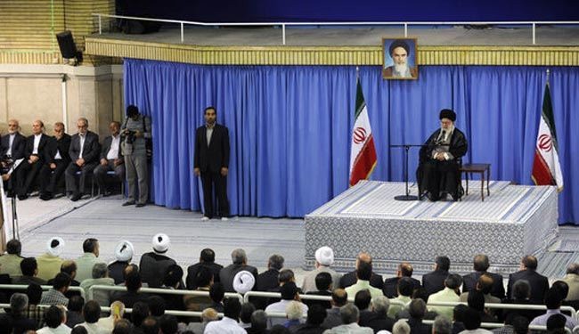 الامام خامنه اي